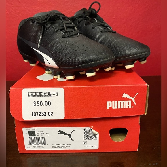 Puma Junior kids ultra play FG/AG black and white soccer cleats size 1 - Picture 3 of 9